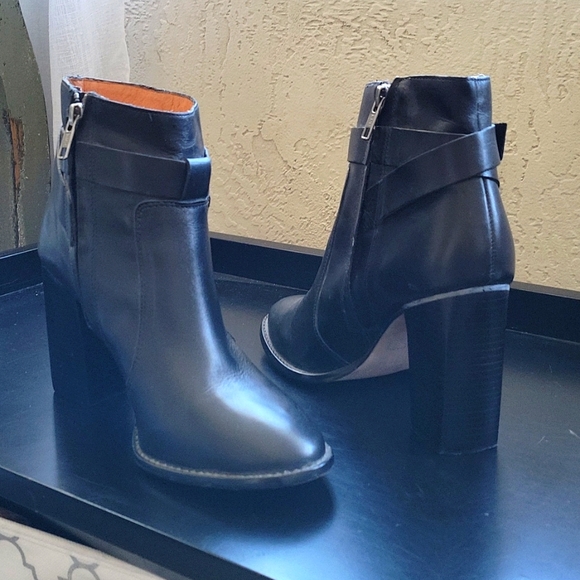 Madewell Black Leather Boots - Picture 3 of 12